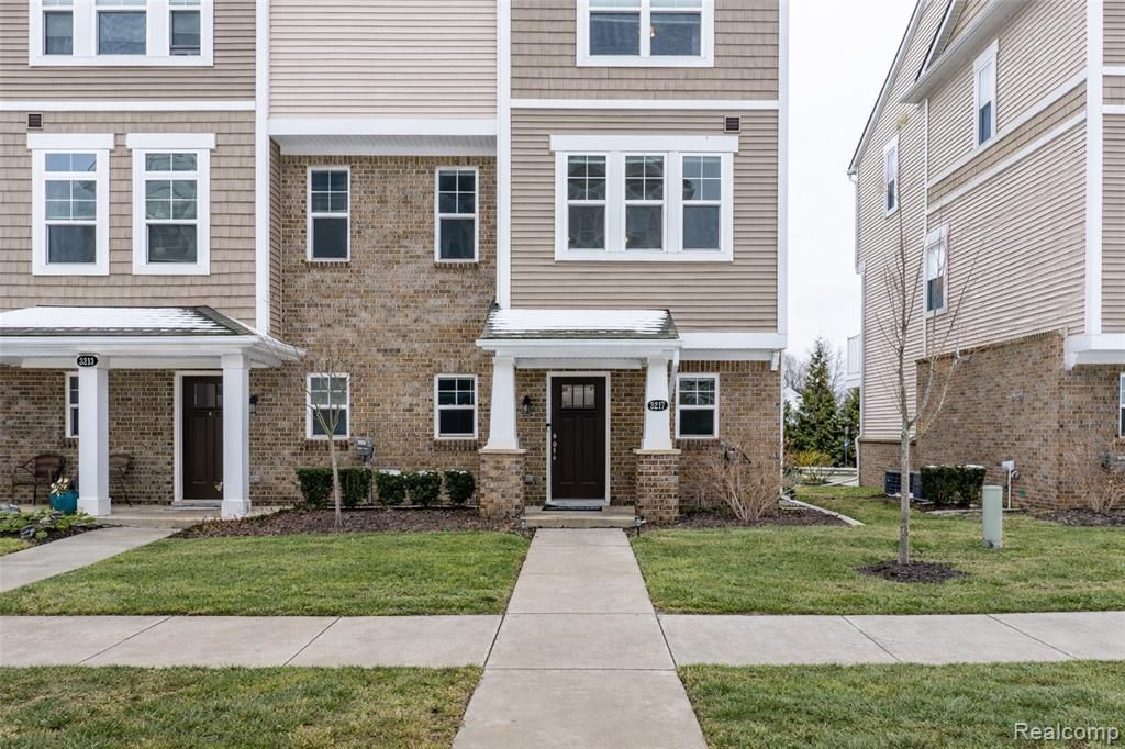 3217 Chambers W, Wixom, MI 48393 Main Photo