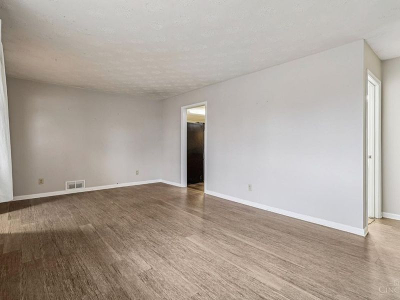 490 W Market Street, Springboro, OH 45066 Photo 10