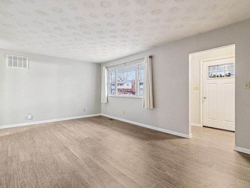 490 W Market Street, Springboro, OH 45066 Photo 9