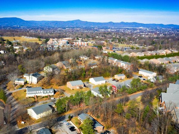 803 King James ST SW, Roanoke, VA 24016