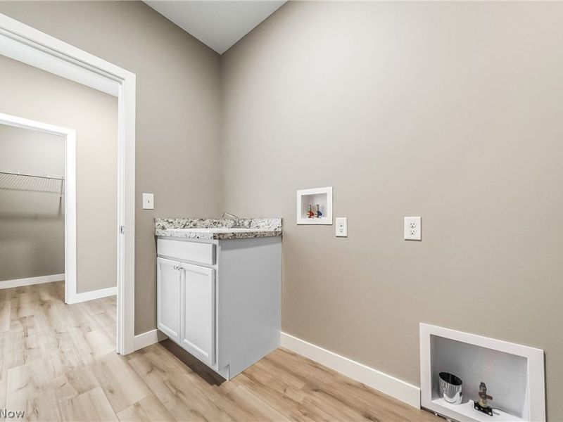 590 Iris Place, Aurora, OH 44202 Photo 28