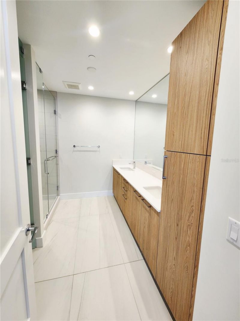 275 1st Avenue S, Unit 2307, Saint Petersburg, FL 33701 Photo