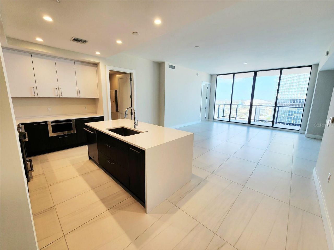 275 1st Avenue S, Unit 2307, Saint Petersburg, FL 33701 Photo