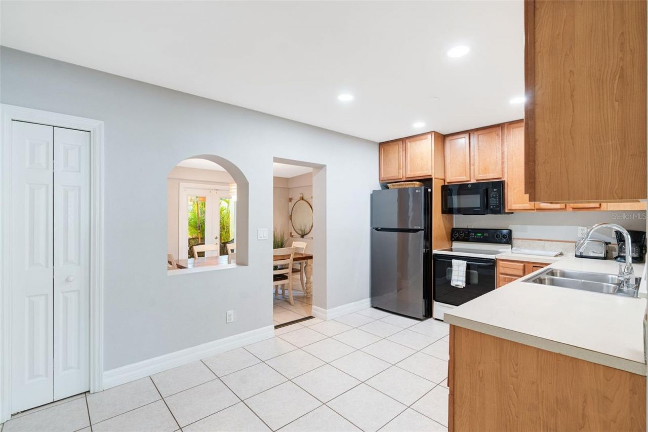 2202 Hyde Park Street, Sarasota, FL 34239 Photo