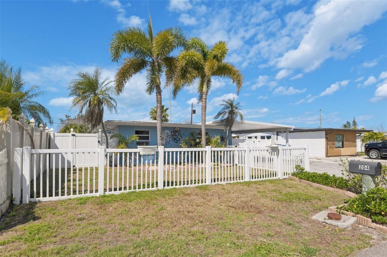 204 160th Avenue, Redington Beach, FL 33708 Photo