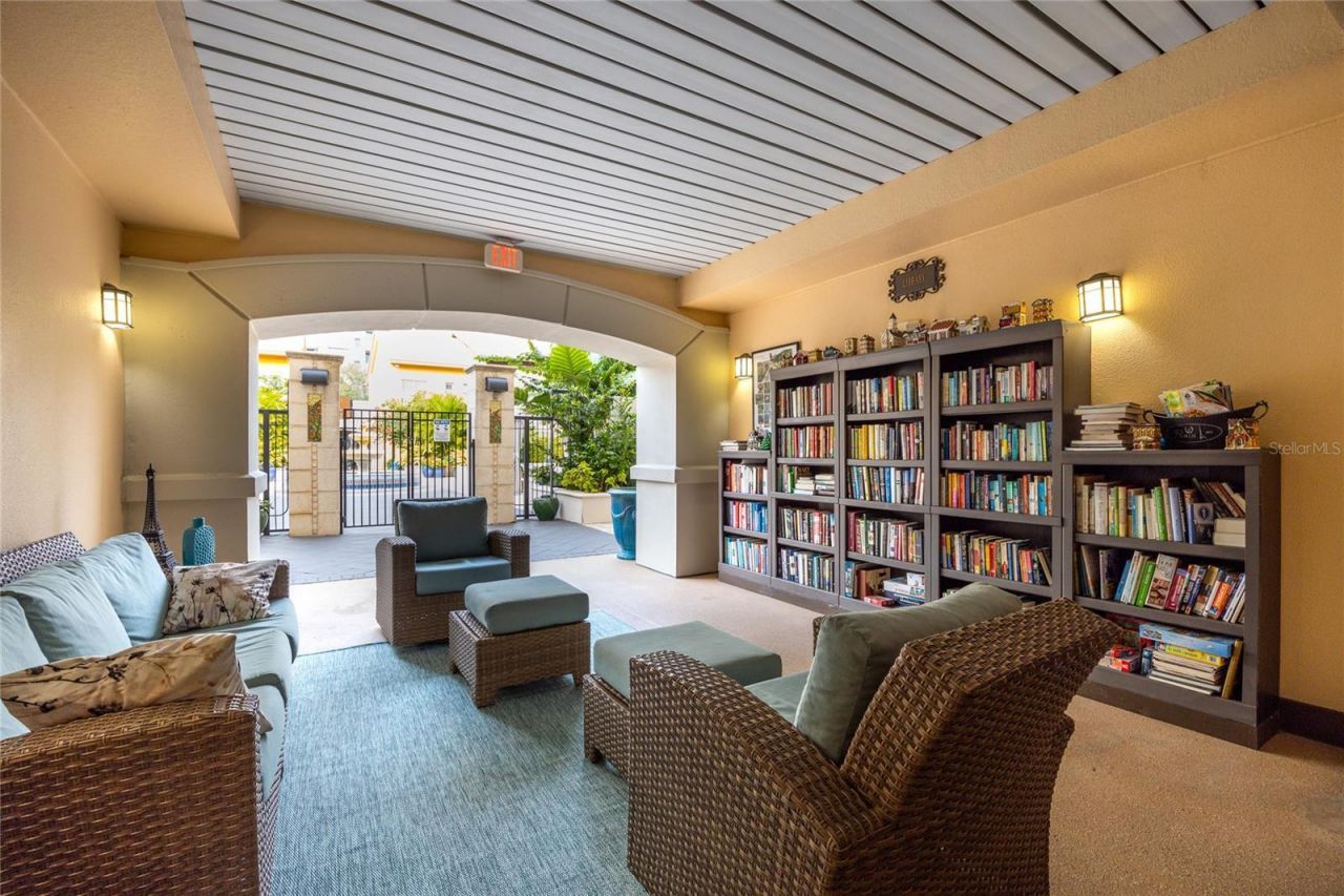 200 4th Avenue S, Unit 320, Saint Petersburg, FL 33701 Photo