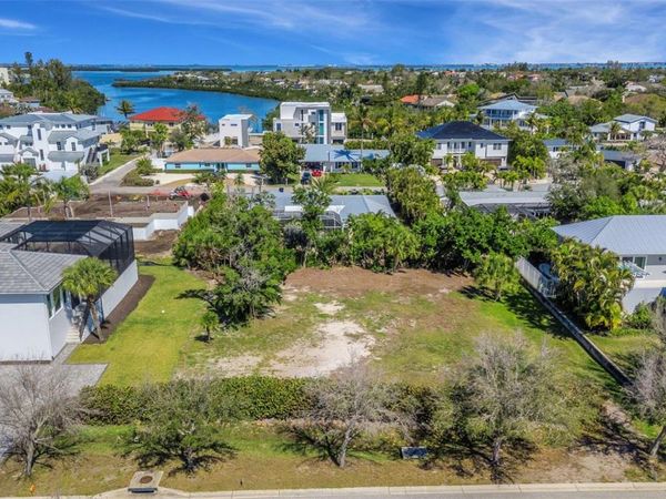 595 TRITON BEND , LONGBOAT KEY, FL 34228