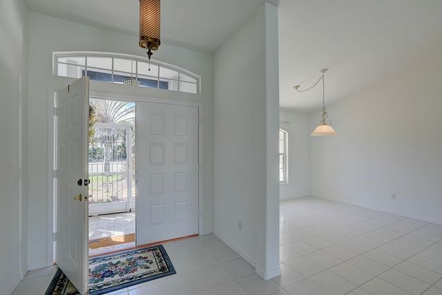 117 Harbor Point Drive, Sebastian, FL 32958 Photo