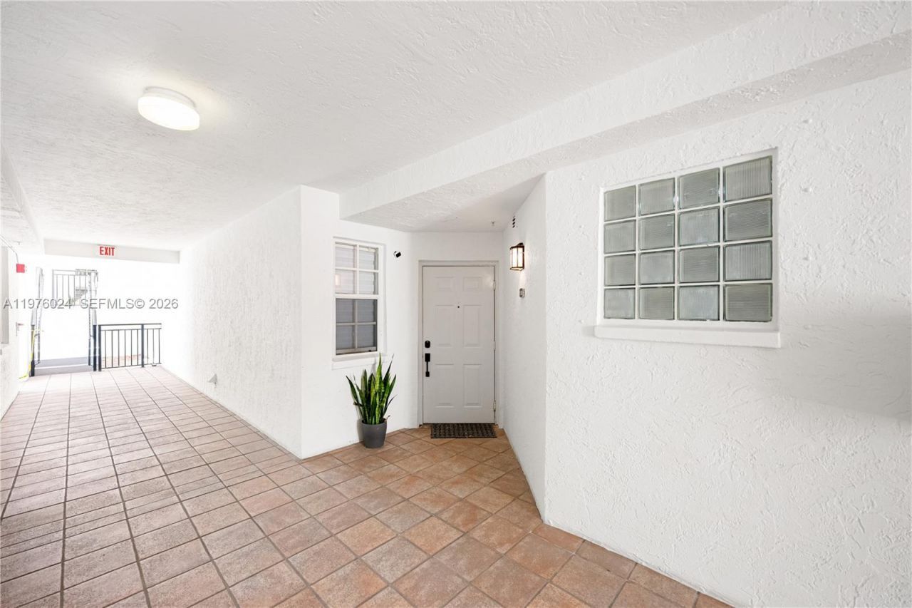3255 NE 184th St, Unit 12101, Aventura, FL 33160 Photo