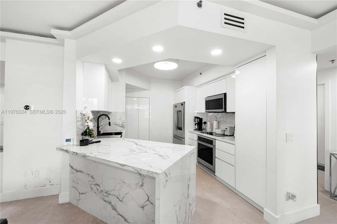 3255 NE 184th St, Unit 12101, Aventura, FL 33160 Photo