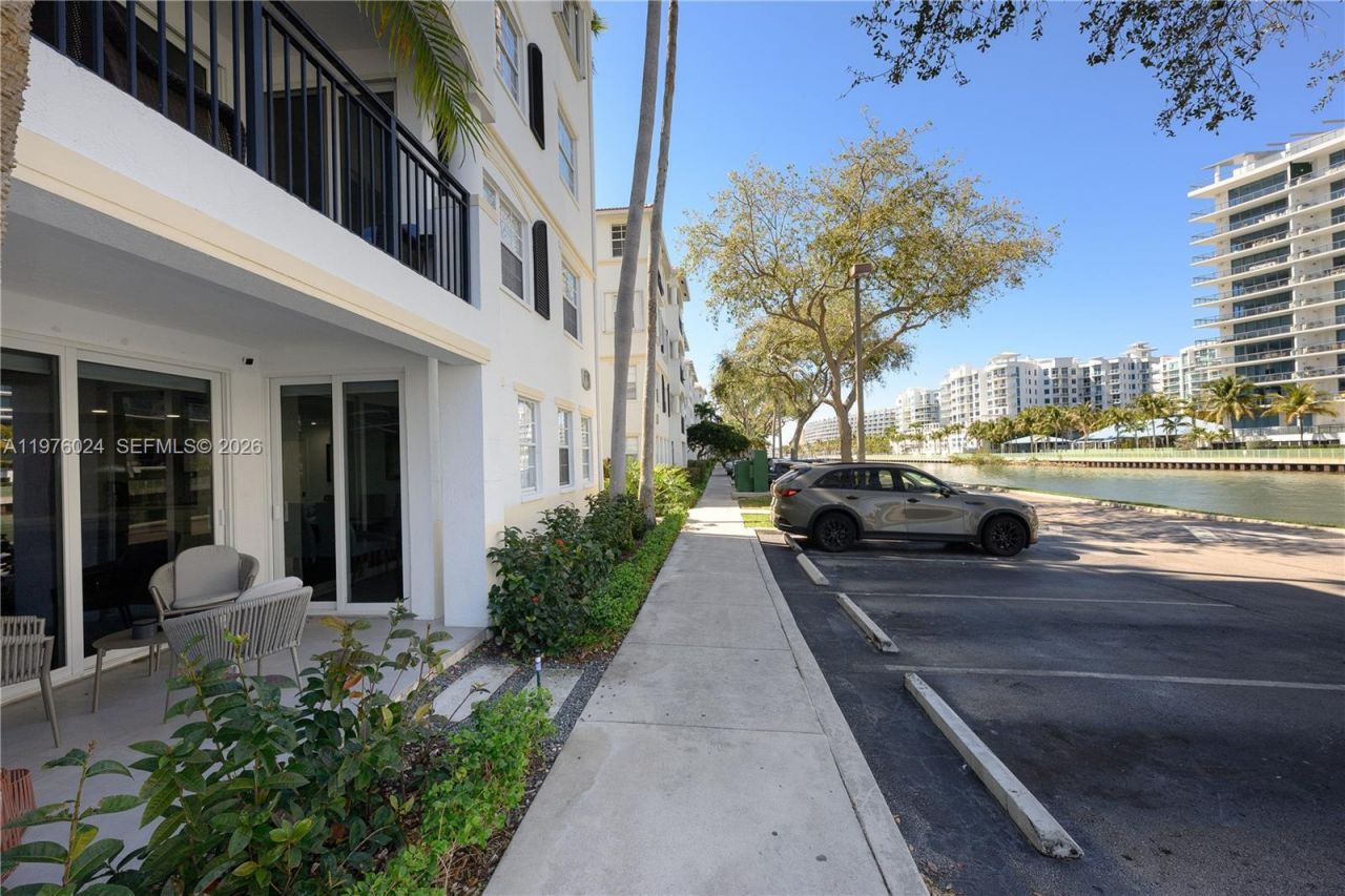 3255 NE 184th St, Unit 12101, Aventura, FL 33160 Photo