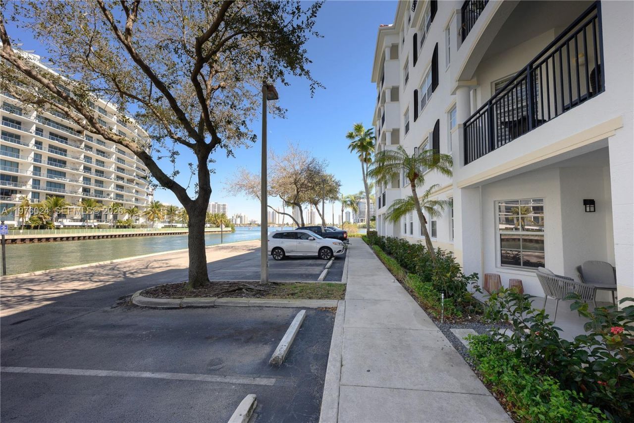 3255 NE 184th St, Unit 12101, Aventura, FL 33160 Photo
