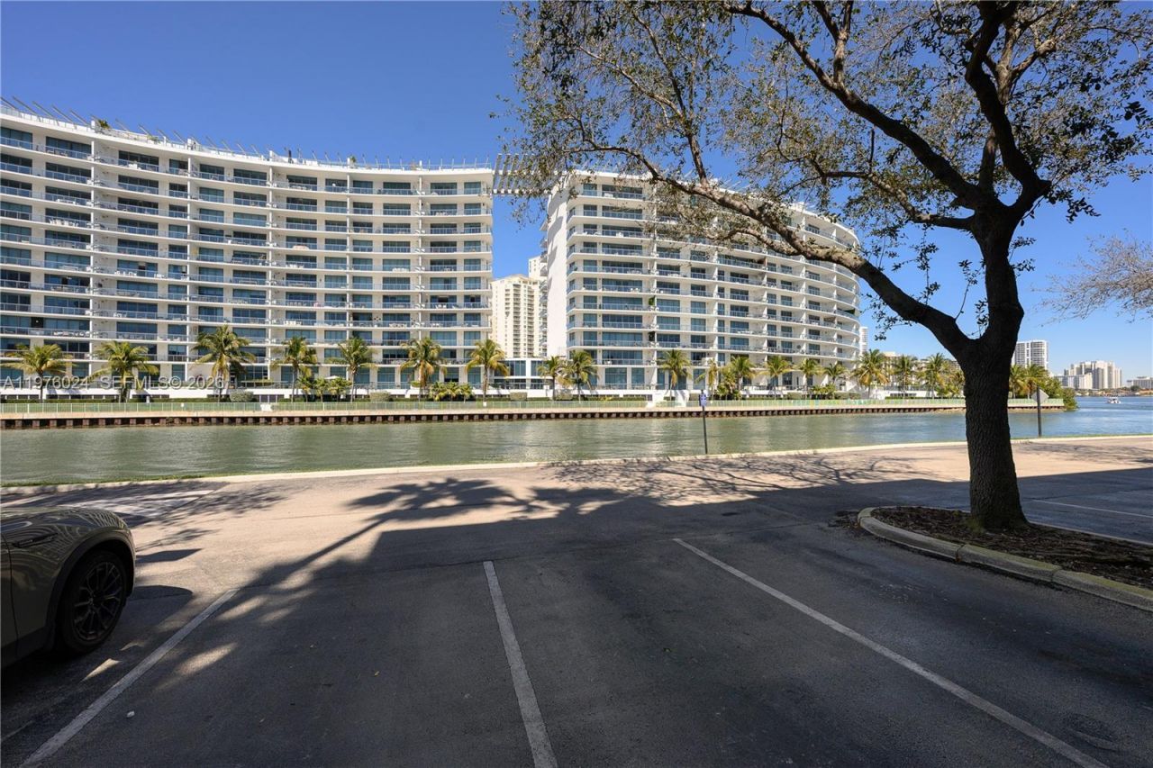 3255 NE 184th St, Unit 12101, Aventura, FL 33160 Photo