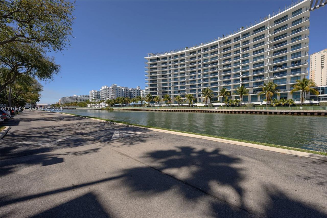 3255 NE 184th St, Unit 12101, Aventura, FL 33160 Photo