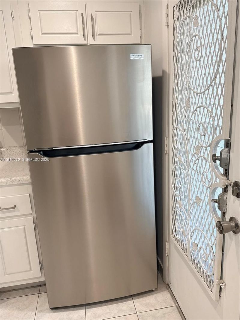 320 NE 12th Ave , Unit 703, Hallandale Beach, FL 33009 Photo