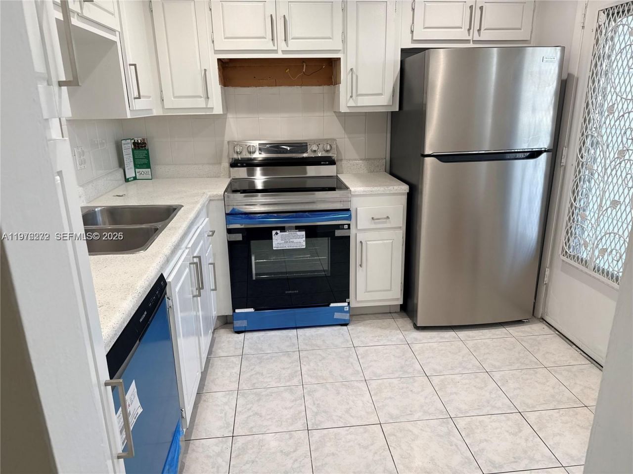 320 NE 12th Ave , Unit 703, Hallandale Beach, FL 33009 Photo