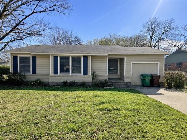 809 Crescent Street, Denton, TX 76201