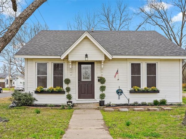 304 Texas Street , Sulphur Springs, TX 75482