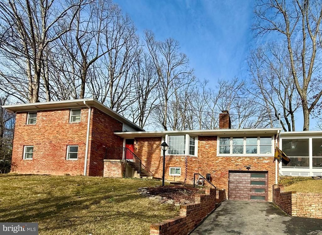 6334 Cavalier Corridor, Falls Church, VA 22044 Main Photo