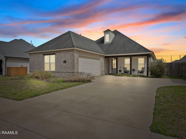 117 Harton Road , Youngsville, LA 70592