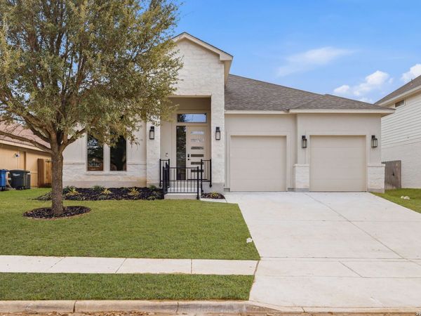 1751 Oakmont Cir, New Braunfels, TX 78132