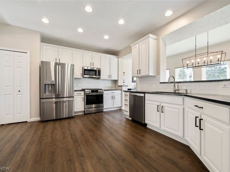 720 Jockeys Circle , Avon Lake, OH 44012 Photo 7