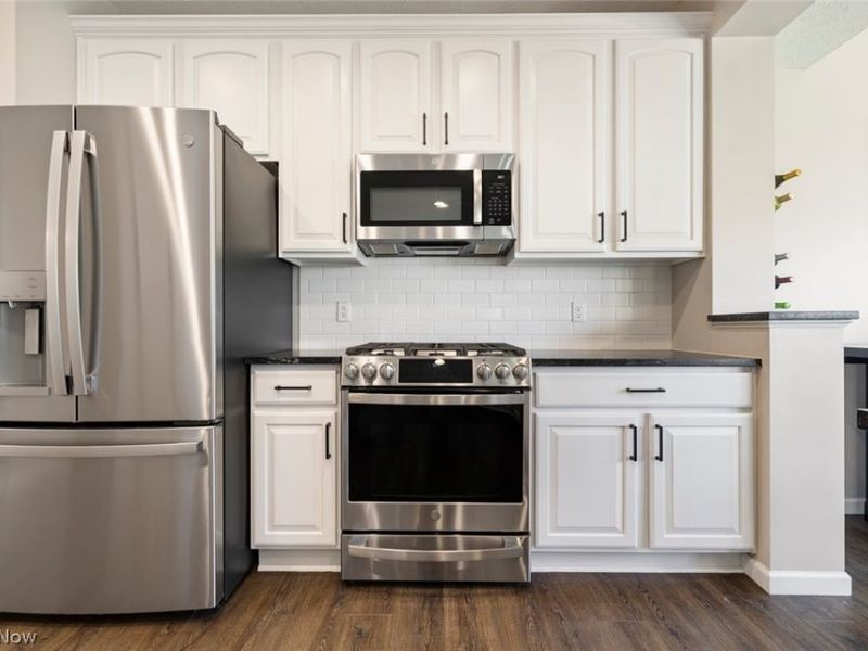 720 Jockeys Circle , Avon Lake, OH 44012 Photo 8