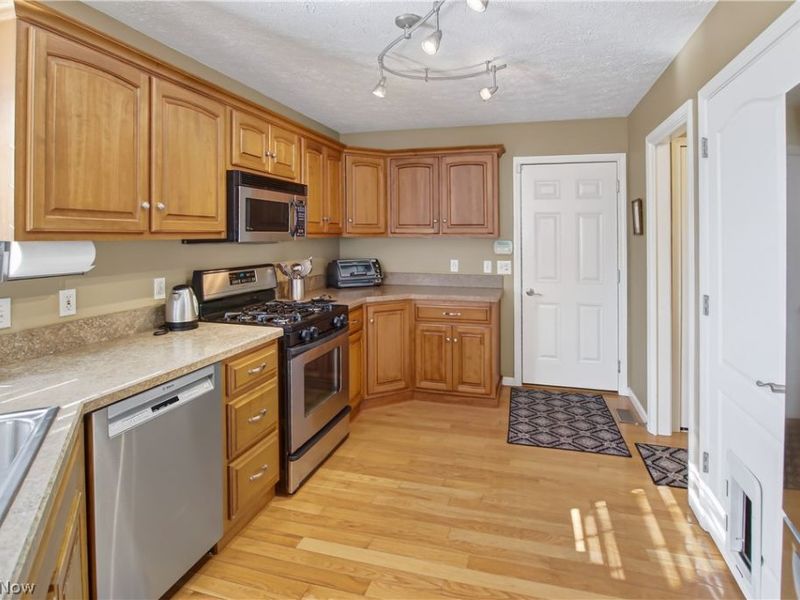 407 Clearbrook Drive , Avon Lake, OH 44012 Photo 13