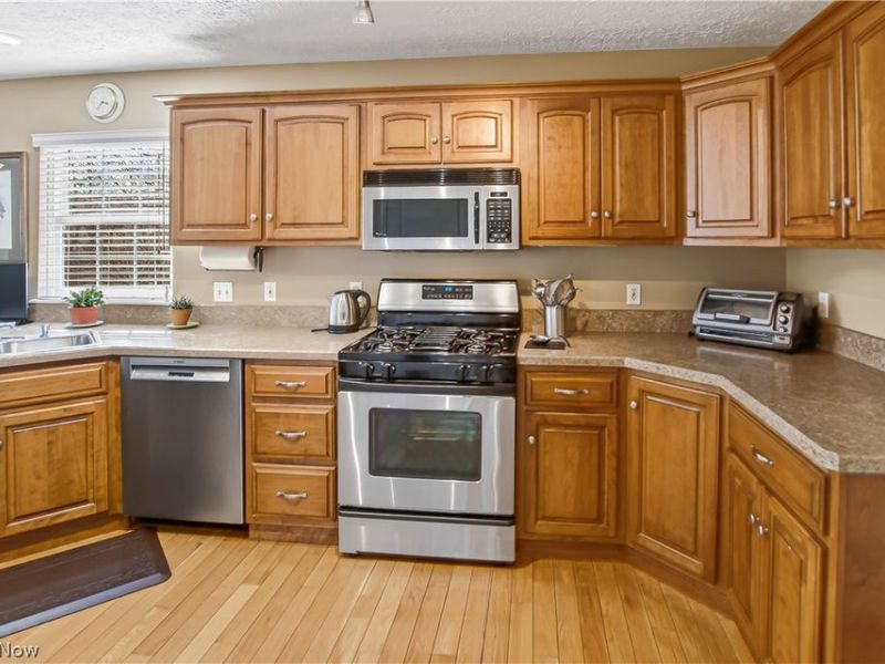 407 Clearbrook Drive , Avon Lake, OH 44012 Photo 14