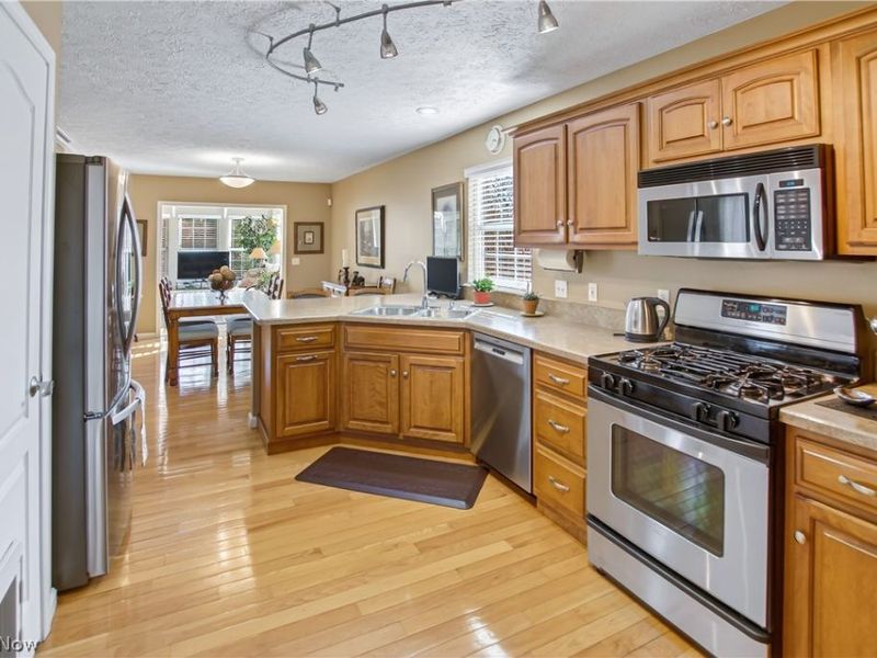 407 Clearbrook Drive , Avon Lake, OH 44012 Photo 15