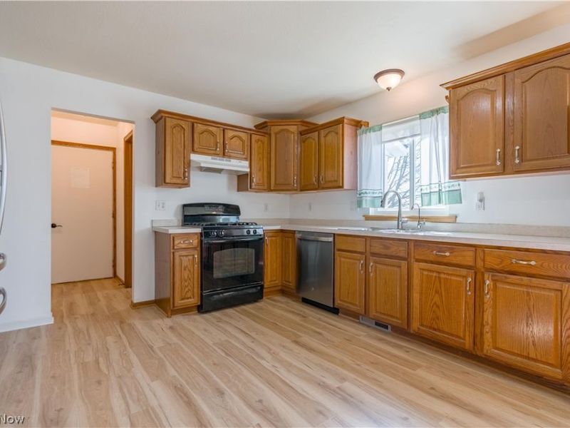 1762 Charolais Street NW, Uniontown, OH 44685 Photo 6