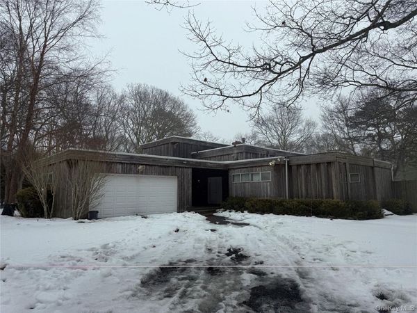 19 Fox Hollow Drive , East Quogue, NY 11942