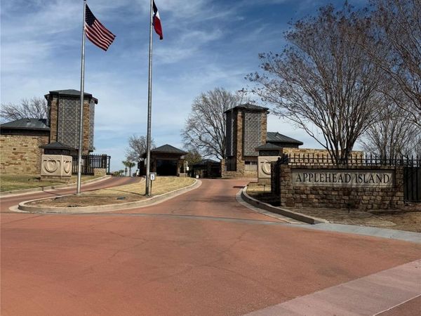 204 Dominion DR, Horseshoe Bay, TX 78657