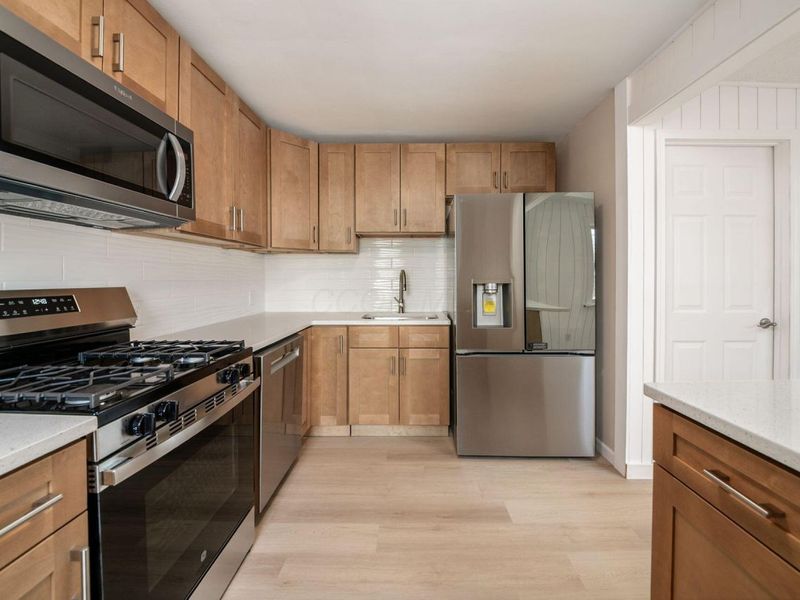 2182 Homewood Avenue , Columbus, OH 43223 Photo 10