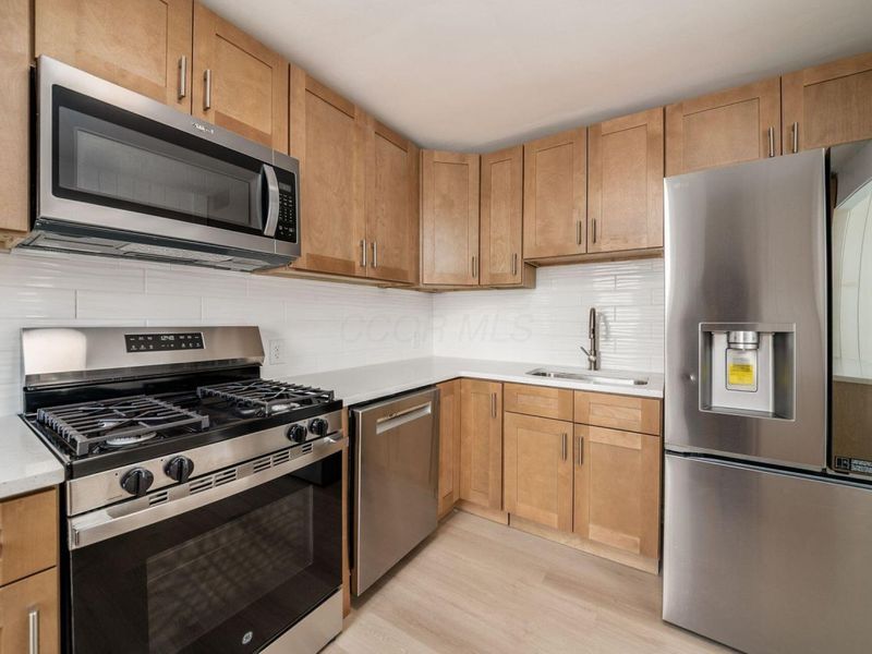 2182 Homewood Avenue , Columbus, OH 43223 Photo 11