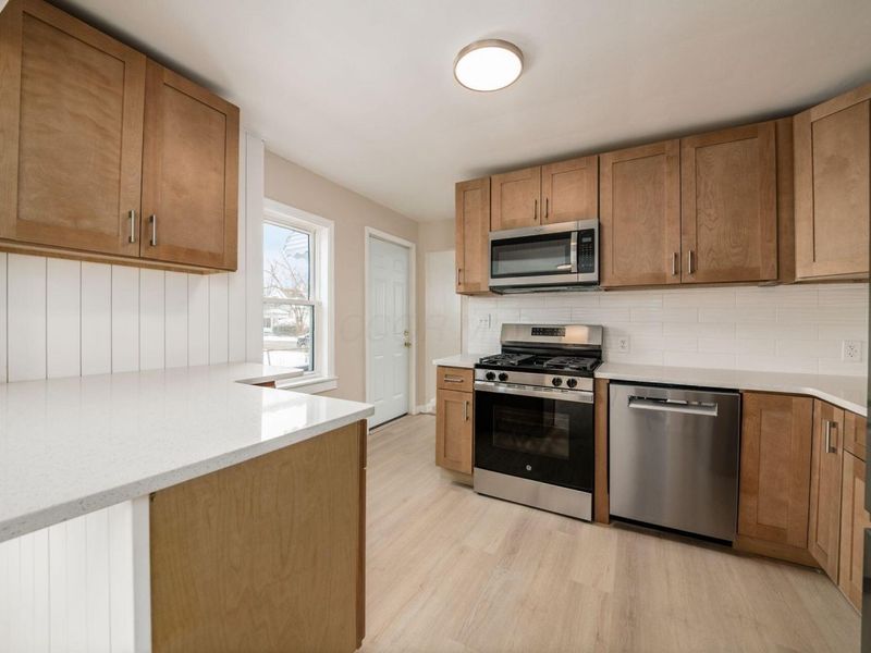 2182 Homewood Avenue , Columbus, OH 43223 Photo 13