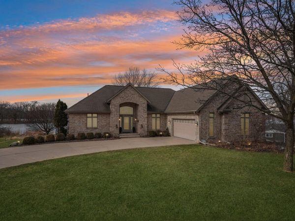 N4985 Arrowhead Trl, Hubbard, WI 53039