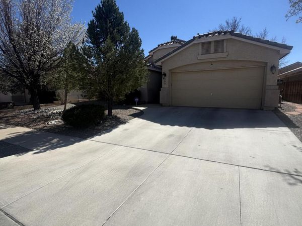 6012 Sipapu Avenue NW, Albuquerque, NM 87120