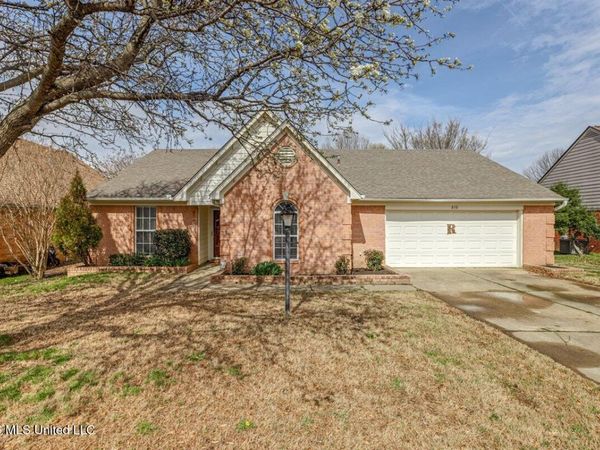 838 Lakemont Drive, Southaven, MS 38672