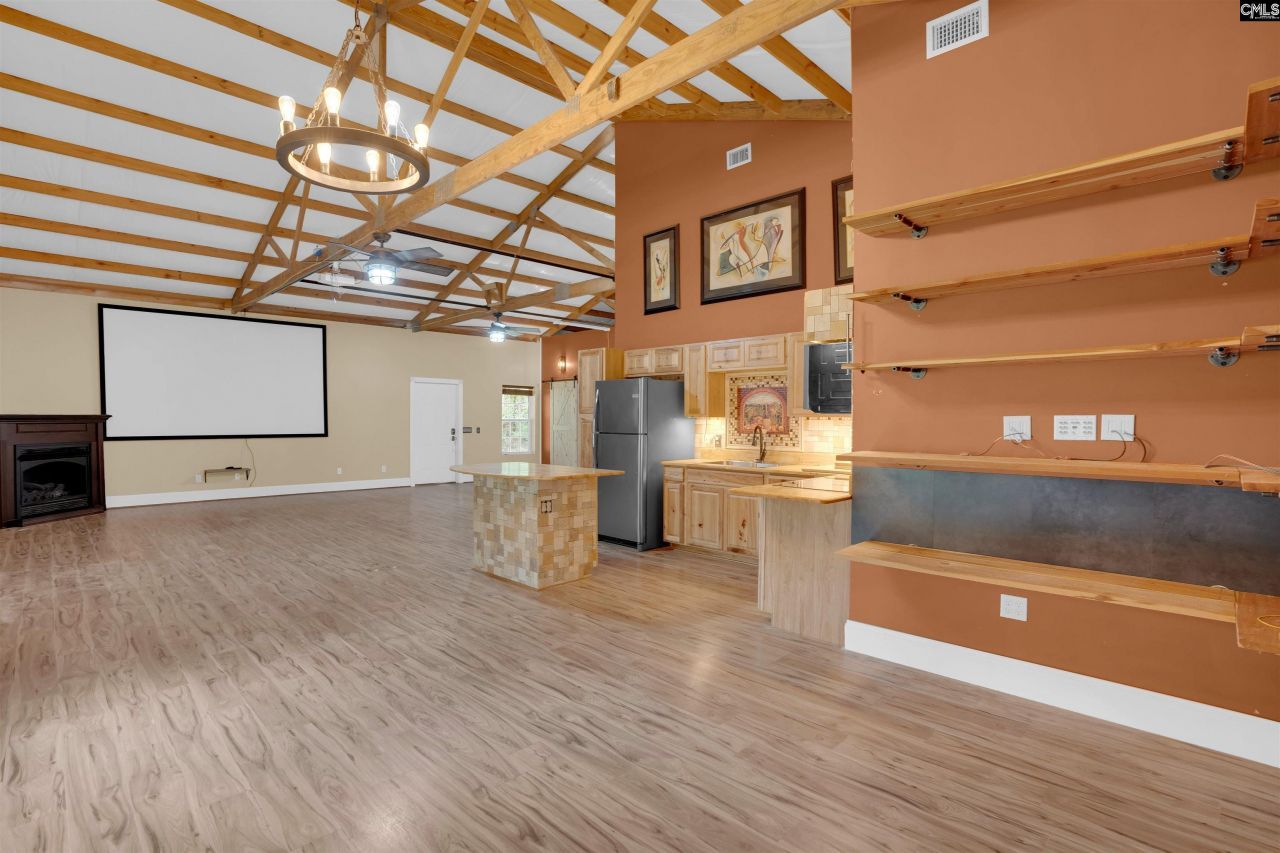 132 Pembroke Lane  Photo 11