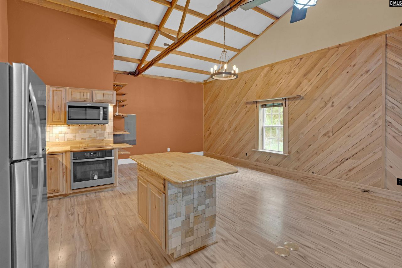 132 Pembroke Lane  Photo 14