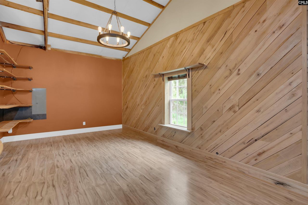 132 Pembroke Lane  Photo 16