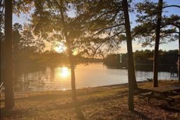 132 Pembroke Lane  photo 4