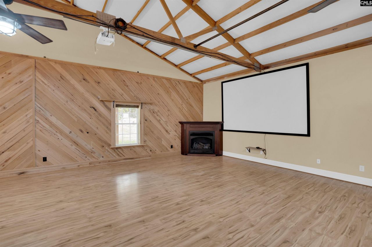 132 Pembroke Lane  Photo 18