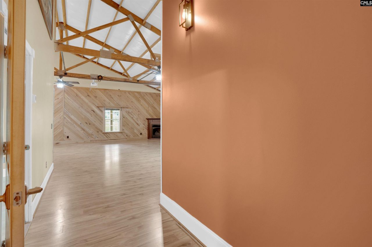 132 Pembroke Lane  Photo 19