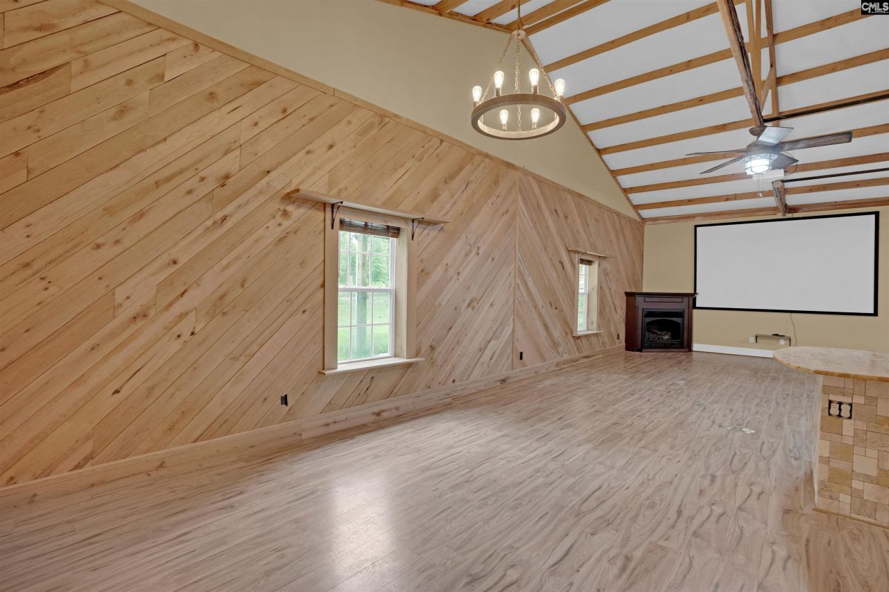 132 Pembroke Lane  Photo 20