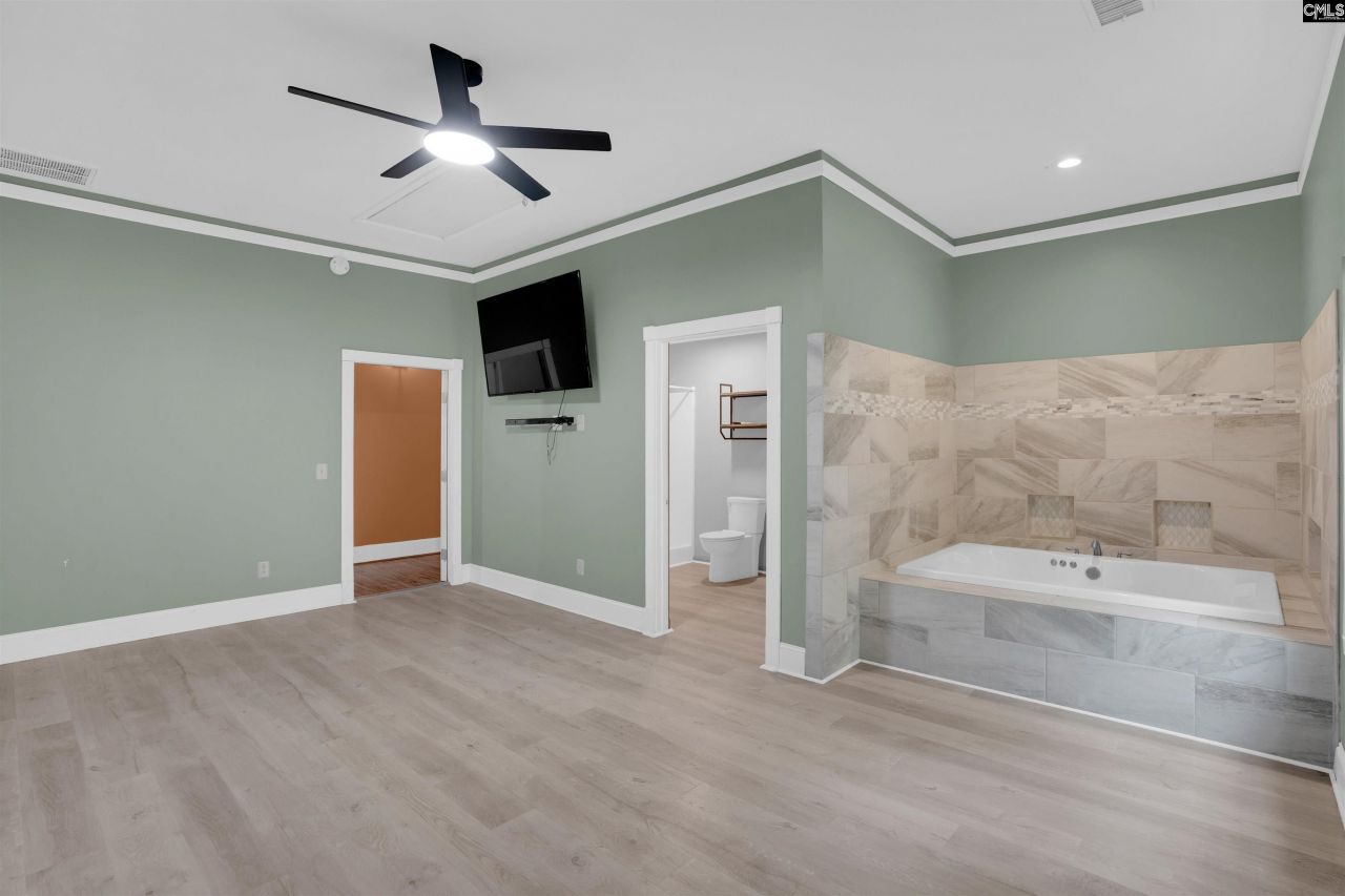 132 Pembroke Lane  Photo 23