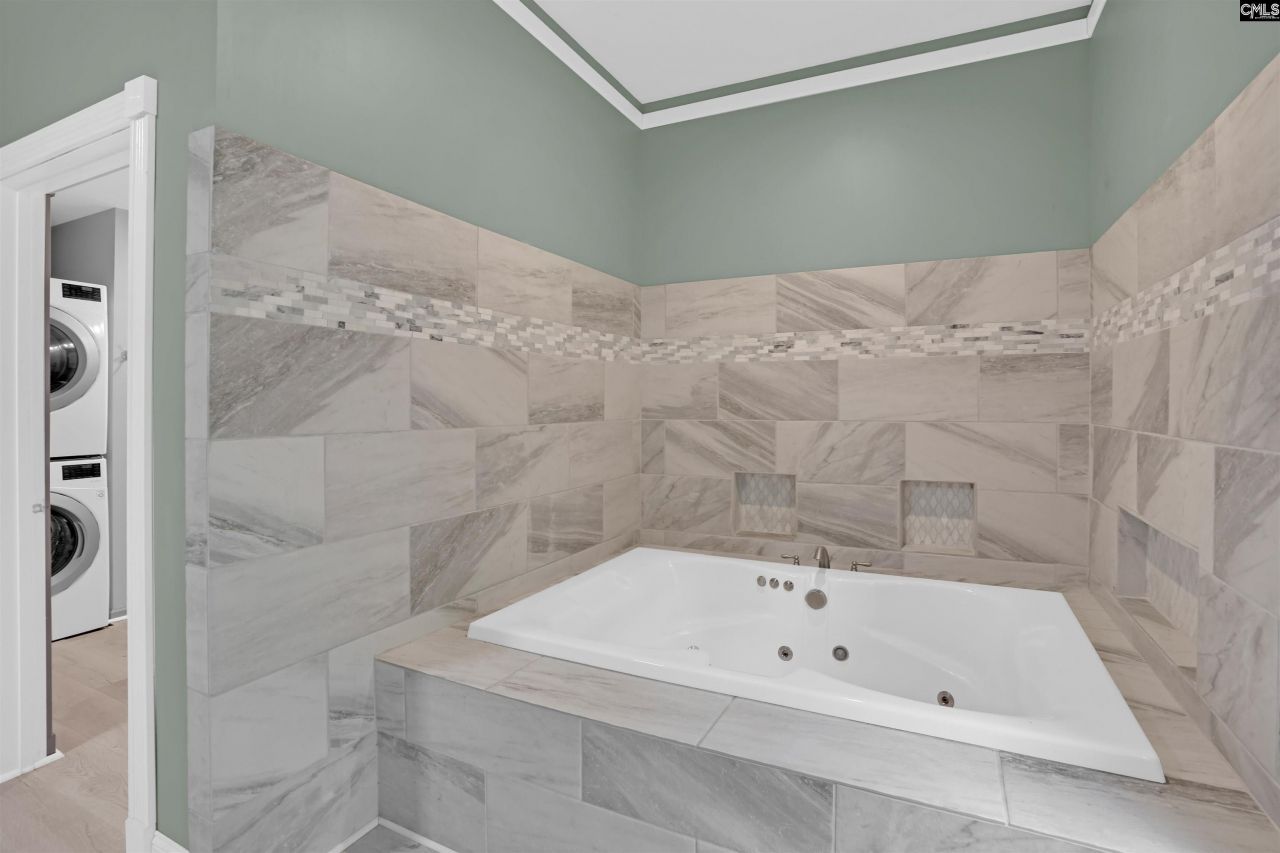 132 Pembroke Lane  Photo 24