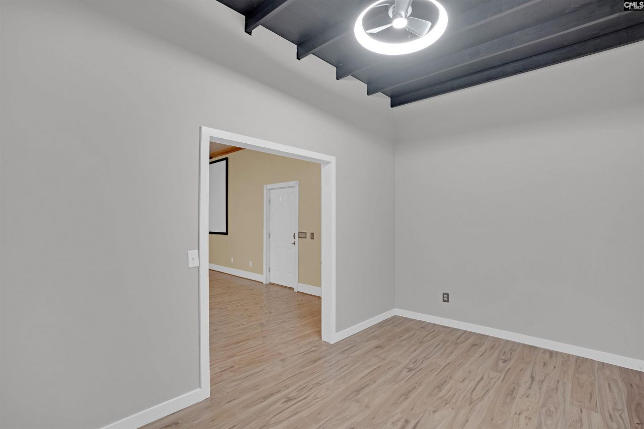 132 Pembroke Lane  Photo 28