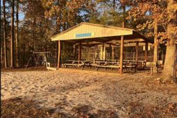 132 Pembroke Lane  photo 4